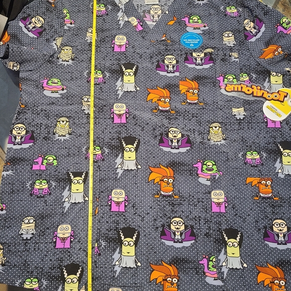 Minions Unisex Size Large Character Scrub Top NWT, Double Front Pocket - Picture 11 of 15